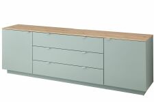 Nbytek do obvacho pokoje BASIC_ TV- sideboard 10 J3 99 21_ rozmry /v/h_ 240/77/44 cm_ ikm pohled_ foto s dekoracemi_ obr. 7