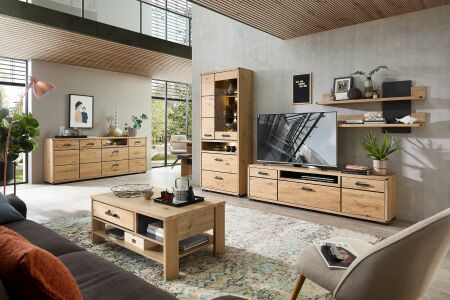 Nbytek do obvacho pokoje NATURA_ ob. sestava 1X 15 HH 80 + sideboard 1X 15 HH 21 + konf. stl 2X 15 HH 02 _ vetn LED osvtlen_ foto s dekoracemi_ obr. 1